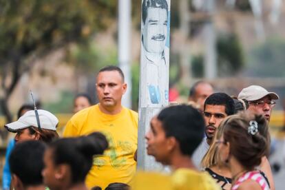 La falta de agua causada por una semana de apagones en Venezuela terminó empujando a los venezolanos a las calles para protestar contra el Gobierno de Nicolás Maduro en una jornada en la que hubo enfrentamientos en Caracas con disparos sin que se conozca todavía si alguien resultó lastimado.