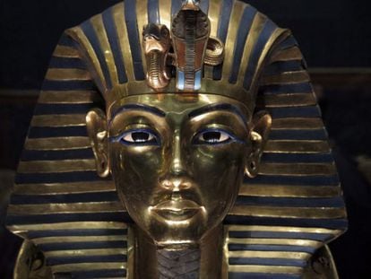Detalle de la m&aacute;scara de oro de Tutankam&oacute;n, en el Museo Egipcio de El Cairo.