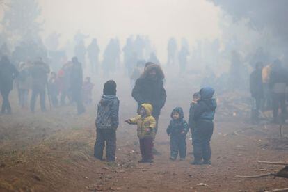 Decenas de migrantes se reunían este jueves en la región bielorrusa de Grodno, junto a la frontera con Polonia.