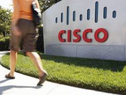 Detalle del anuncio de la compañía Cisco en su sede principal ubicada en San José, California. EFE/Archivo