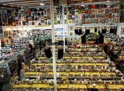Interior de Amoeba Records, en Los Ángeles, la tienda de discos más grande del mundo