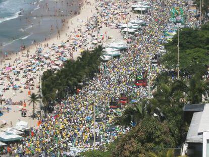 Manifestaci&oacute;n contra Dilma Roussef en R&iacute;o de Janeiro