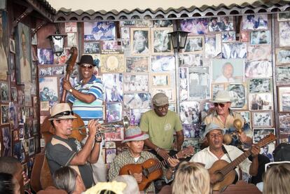 Músicos en la Casa de La Trova, en Santiago de Cuba.