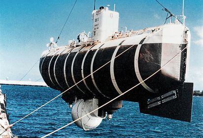 El batiscafo 'Trieste', que descendió por primera vez a la fosa de las Marianas. Nadie volvió a intentarlo hasta James Cameron, 52 años después.