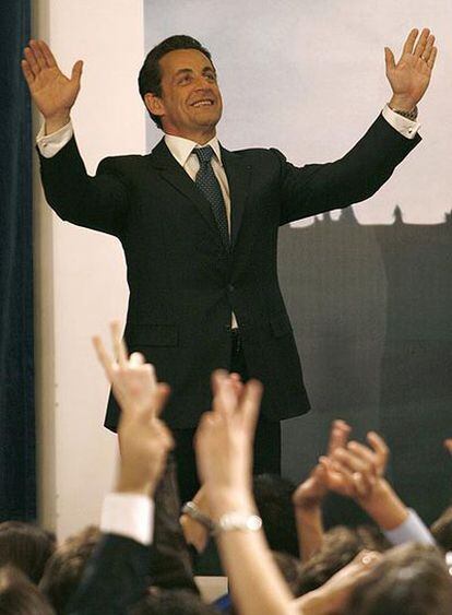 Nicolas Sarkozy ante sus seguidores después de conocer los resultados de la primera vuelta de las elecciones francesas