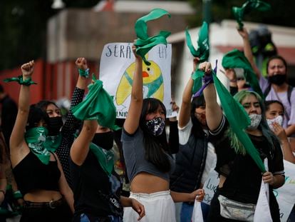 Un grupo de mujeres protesta en México a favor de la despenalización del aborto.