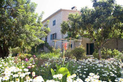El jardín de la casa fue también diseñado por el poeta inglés (foto cedida por Fundación Casa de Robert Graves).