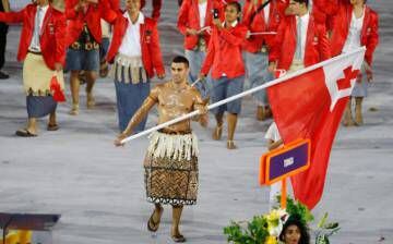 El olímpico abanderado de Tonga.