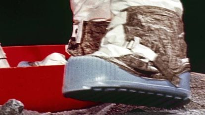 Las botas que utilizaron los astronautas que pisaron por primera vez la Luna.