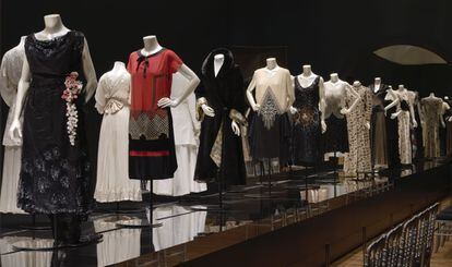Parte de la muestra titulada 'Catwalk' que se presenta en el Rijksmuseum, de Ámsterdam.