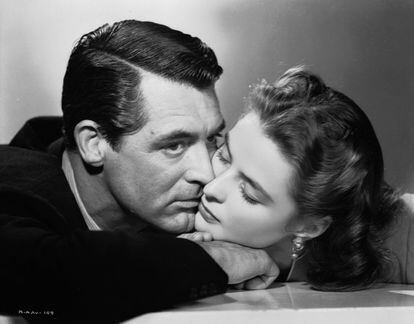 Cary Grant e Ingrid Bergman protagonistas de 'Encadenados', otro de los filmes en los que la actriz fue dirigida por Hitchcock.