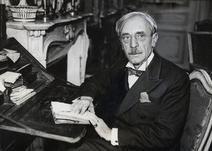 Paul Valéry en su oficina en París el 14 de febrero de 1935.