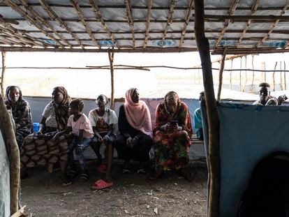 Sala de espera de la clínica ubicada en el Centro de Tránsito de Renk, en el norte de Sudán del Sur.