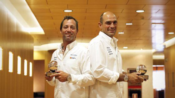 Iker y Xabi, con el premio a los mejores regatistas de 2011