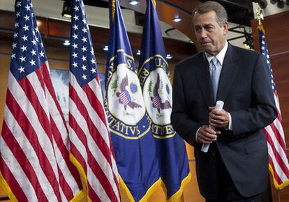El presidente de la Cámara de Representantes, el republicano John Boehner, tras una rueda de prensa hoy en el Capitolio