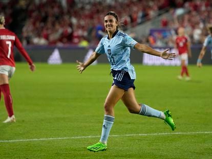 Marta Cardona celebra su gol ante Dinamarca este sábado en el último partido de la fase de grupos de la Eurocopa.