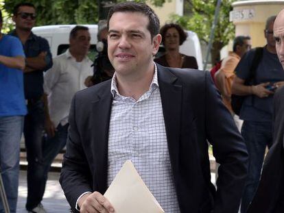 Tsipras, llega este martes a la sede de su partido en Atenas.