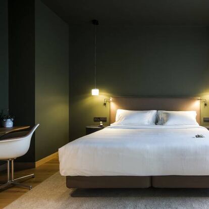 Una de las habitaciones del hotel Arbaso, en San Sebastián.