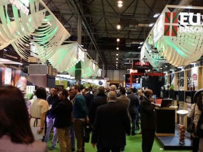 Uno de los stands de productos vascos en el salón Gourmets de Madrid.