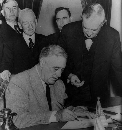 Roosevelt firmaría el 11 de diciembre la declaración de guerra contra Alemania, aliada de Japón.