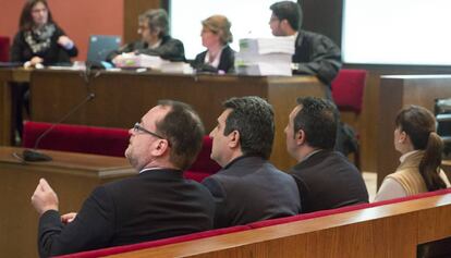 Dani Fernández, Manuel i Paco Bustos al judici el 2015.