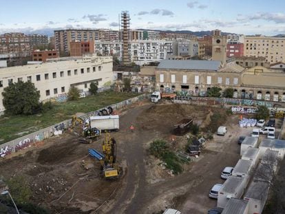 Un gran edificio de oficinas se levantará junto a las viejas naves de Can Ricart en el Poblenou. 