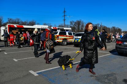 Displaced people from Mariupol arrived in Zaporizhia this Saturday.