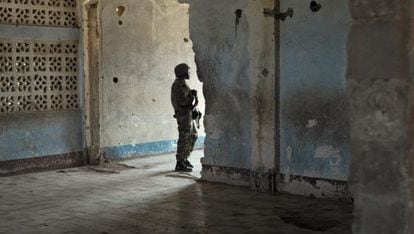 Un soldado de la Unión Africana en el bastión de Al Shabab en Somalia.