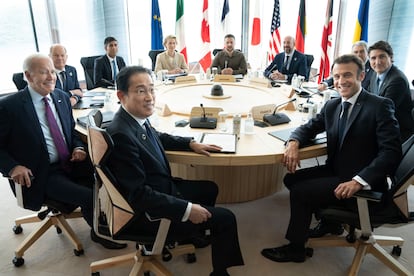 Volodímir Zelenski y los líderes del G-7, el domingo en Hiroshima.