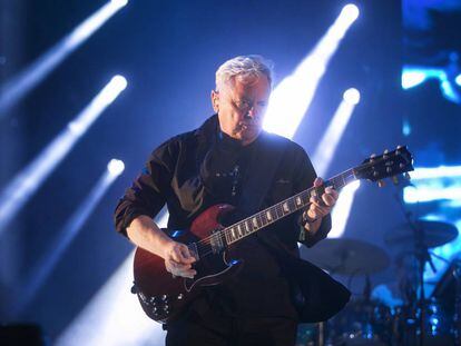 El cantante Bernard Sumner, de New Order, en un concierto reciente en Barcelona. 