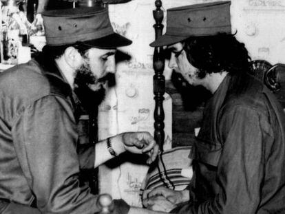 Fidel Castro y Ernesto 'Che' Guevera tras la caída de Batista