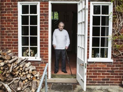 George Steiner, en su casa en Cambridge.