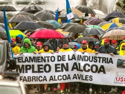 Protestas de los trabajadores de la factoría que Alcoa tiene en Avilés.