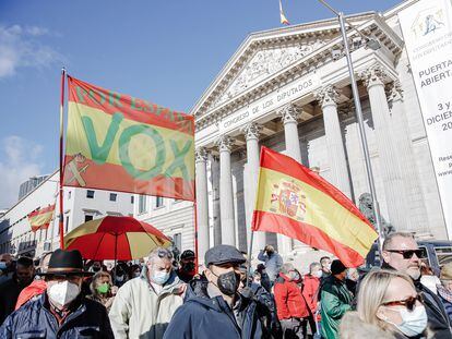 La manifestación convocada el pasado 27 de noviembre por la plataforma Jusapol contra la reforma de la 'ley mordaza', a su paso por el Congreso.