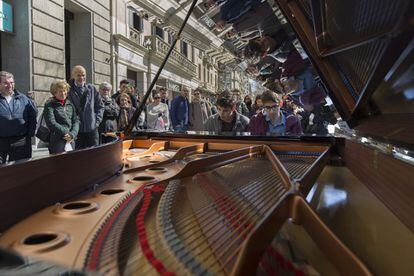 Uno de los pianos del Maria Canals en Paseo de Gr&agrave;cia. 