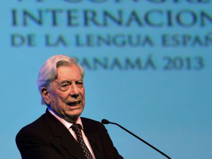 Mario Vargas Llosa habla en la Conferencia sobre la Lengua Española en Panamá, el pasado mes de febrero.