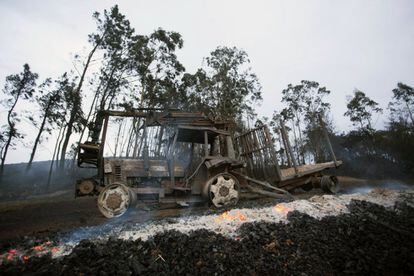 Más de un centenar de incendios forestales siguen activos actualmente en Asturias, aunque su intensidad ha disminuido, tras los trabajos de los servicios de extinción y por la lluvia caída en algunas zonas.