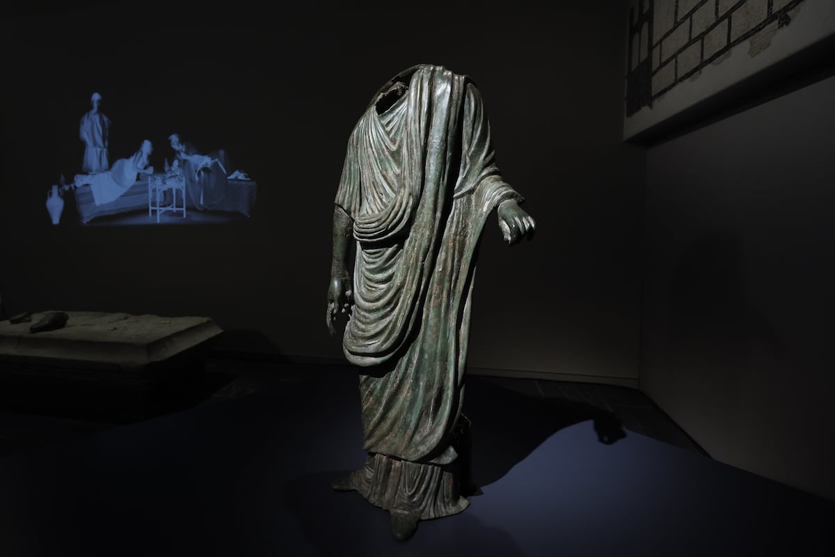 Navarra compra por 575.000 euros el Togado de Pompelo, una estatua ...