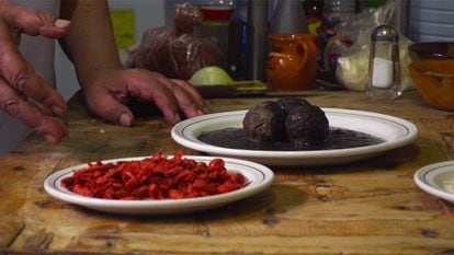 Las albóndigas de venado bañadas en salsa de huitlacoche son otra de las especialidades del restaurante 'Chon'.