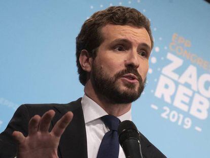 El líder del PP, Pablo Casado, ofrece una rueda de prensa en Zagreb, donde asiste al Congreso del Partido Popular Europeo. En vídeo, declaraciones de Casado.