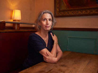 La periodista y autora suiza Mona Chollet, fotografiada en París.