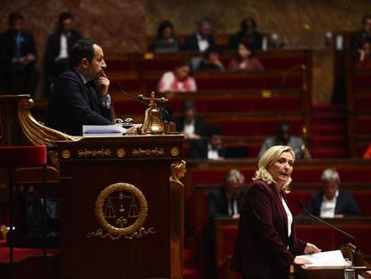 Marine Le Pen, durante un debate celebrado este lunes en la Asamblea Nacional, en París.