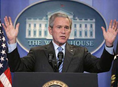 El presidente de EE UU, George Bush, durante la conferencia de prensa de ayer en la Casa Blanca.