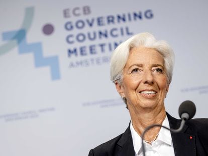 Christine Lagarde, presidenta del BCE, durante la rueda de prensa del jueves en Ámsterdam.