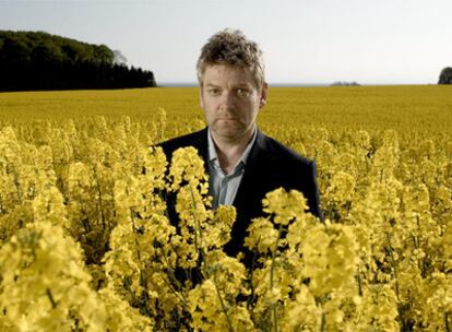 Kenneth Branagh, caracterizado como el inspector Wallander que ofrece la BBC en su serie.