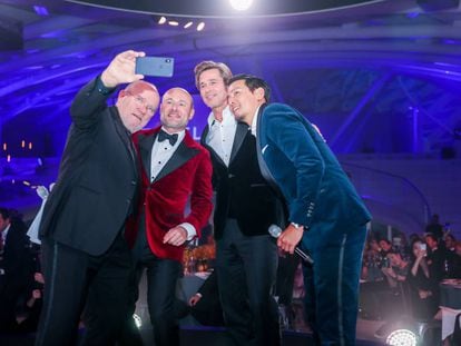 Peter Lindbergh, Georges Kern, Brad Pitt y Daniel Wu en la gala de Breitling.