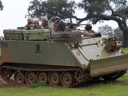 Un transporte oruga acorazado TOA M-113 del Ejército español, en una imagen de este.