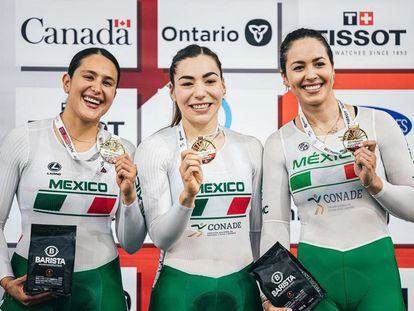 Las ciclistas mexicanas: Jessica Salazar, Daniela Gaxiola y Yuli Verdugo, tras ganar en Canadá, en abril pasado.