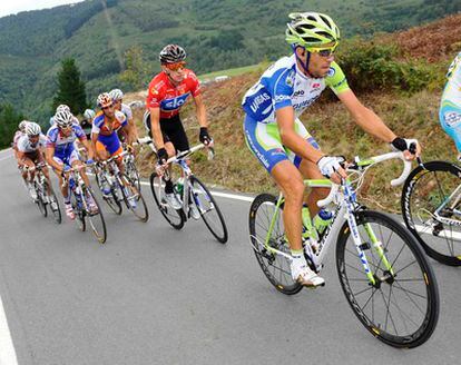 Nibali, delante de Wiggins, en la etapa de hoy.