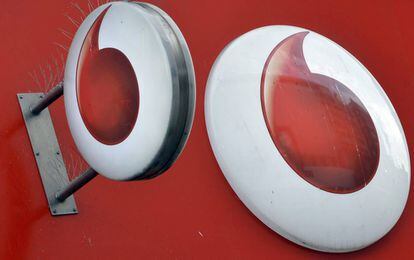Logo de Vodafone en una tienda en Londres. 